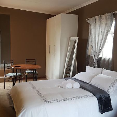 Let Us Accomodation Източен Лондон Екстериор снимка