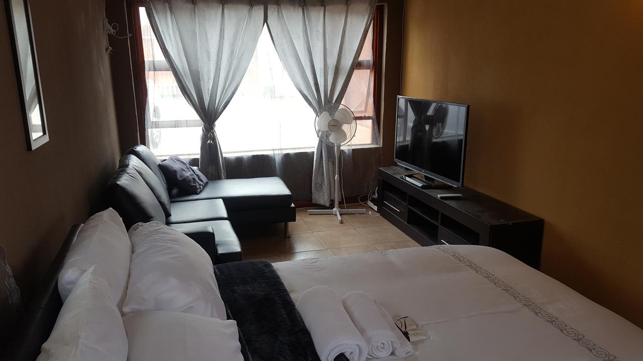 Let Us Accomodation Източен Лондон Екстериор снимка
