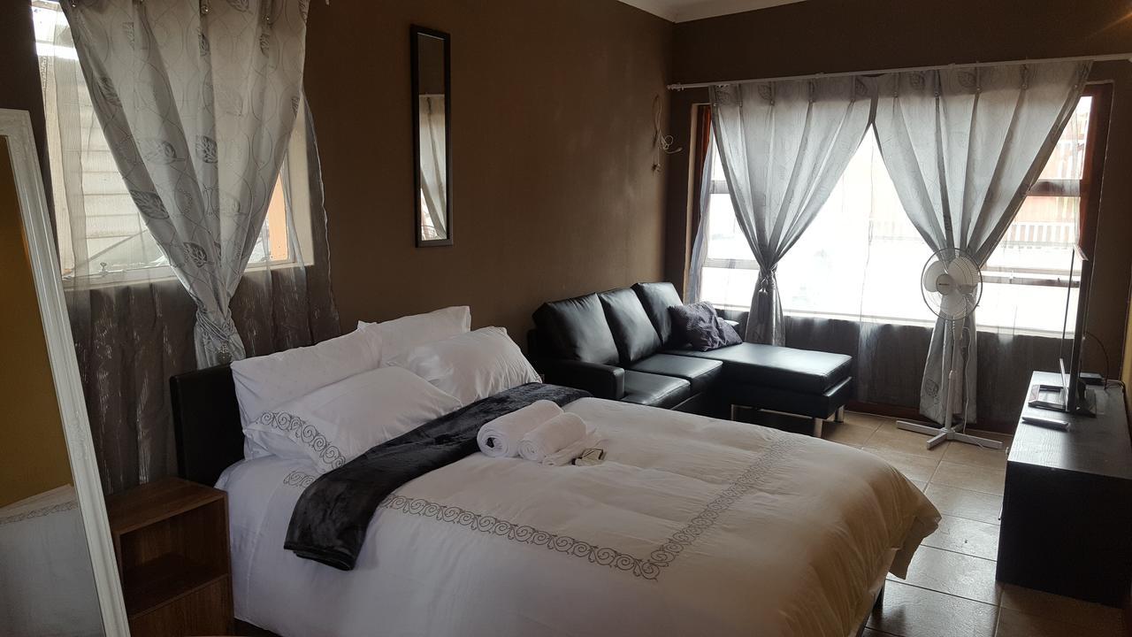 Let Us Accomodation Източен Лондон Екстериор снимка