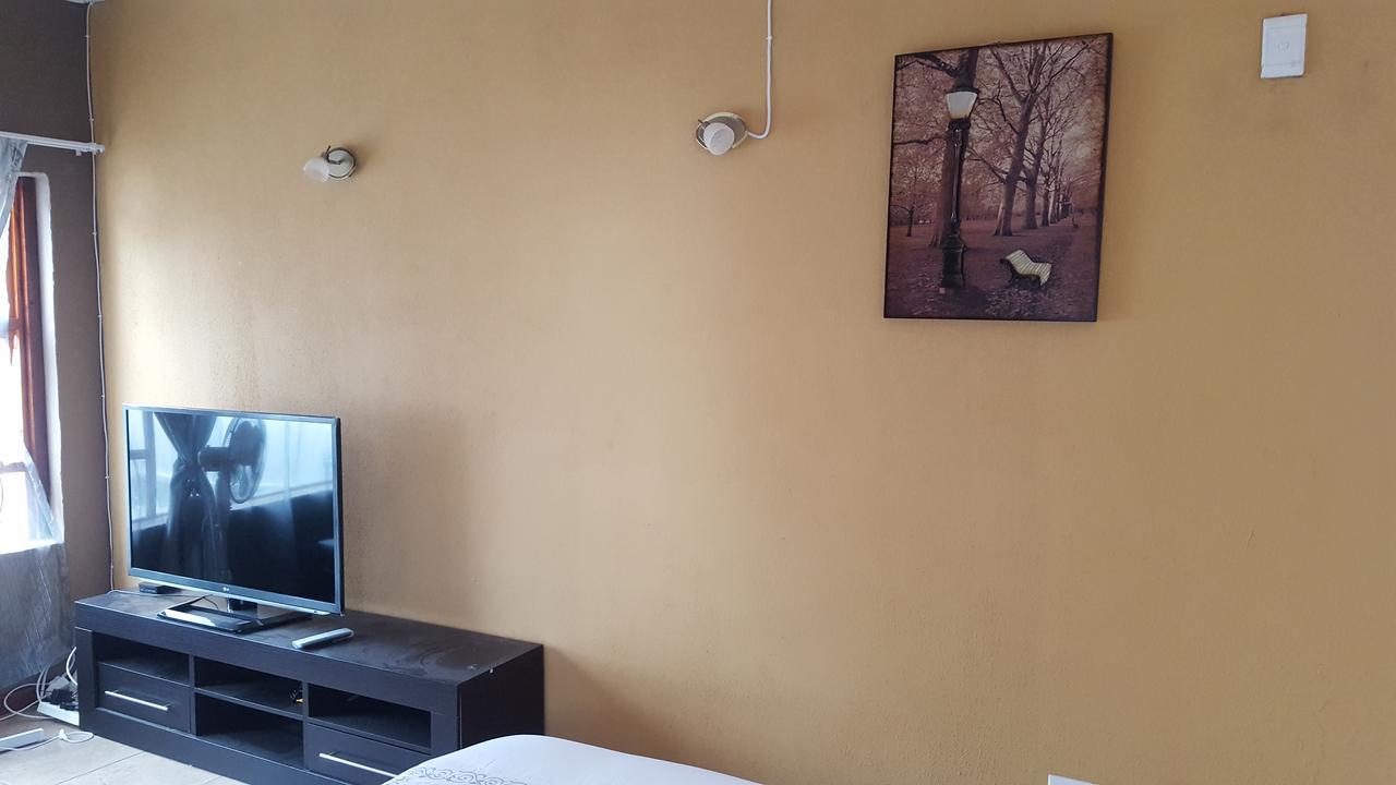 Let Us Accomodation Източен Лондон Екстериор снимка