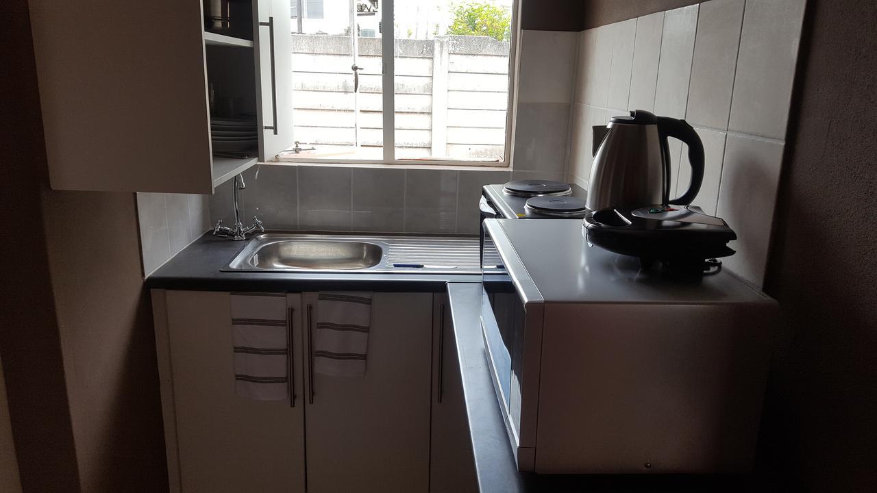 Let Us Accomodation Източен Лондон Екстериор снимка