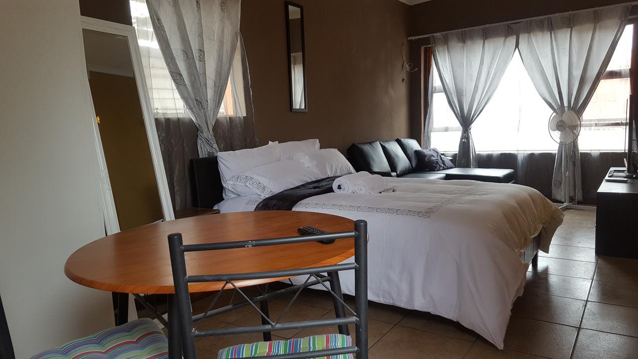 Let Us Accomodation Източен Лондон Екстериор снимка