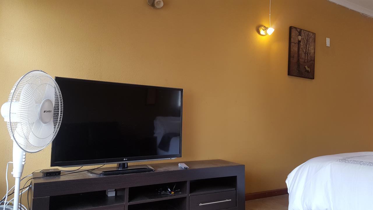 Let Us Accomodation Източен Лондон Екстериор снимка